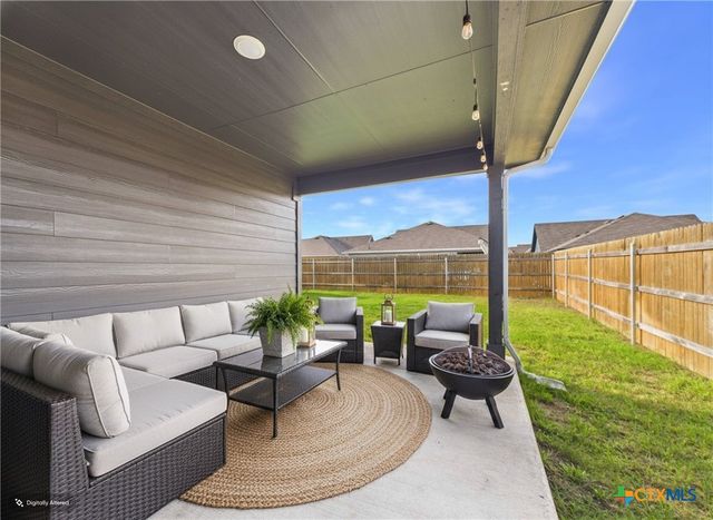 1012 Betsy Drive, Seguin, TX 78155