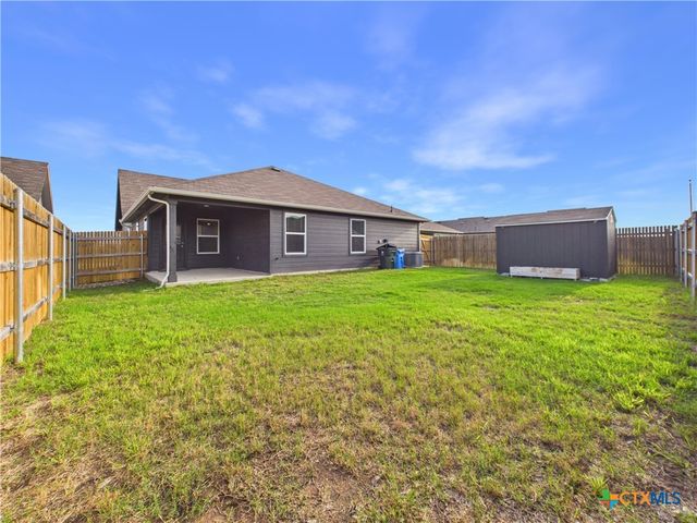 1012 Betsy Drive, Seguin, TX 78155