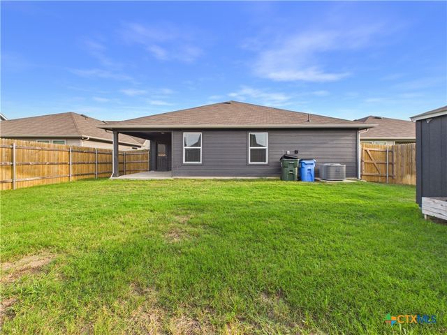 1012 Betsy Drive, Seguin, TX 78155