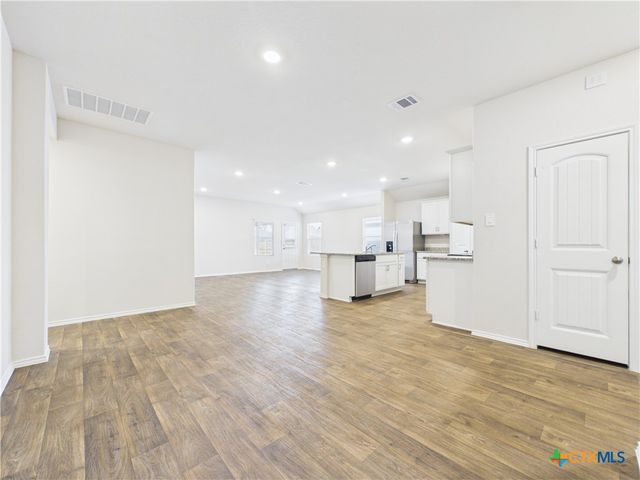 1012 Betsy Drive, Seguin, TX 78155