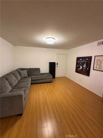 7641 Reseda Blvd, Reseda, CA 91335