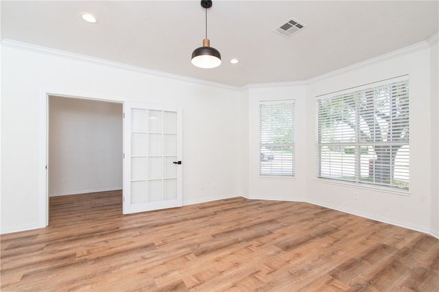 2421 Pin Oak Drive, Temple, TX 76502