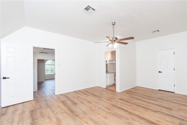 2421 Pin Oak Drive, Temple, TX 76502