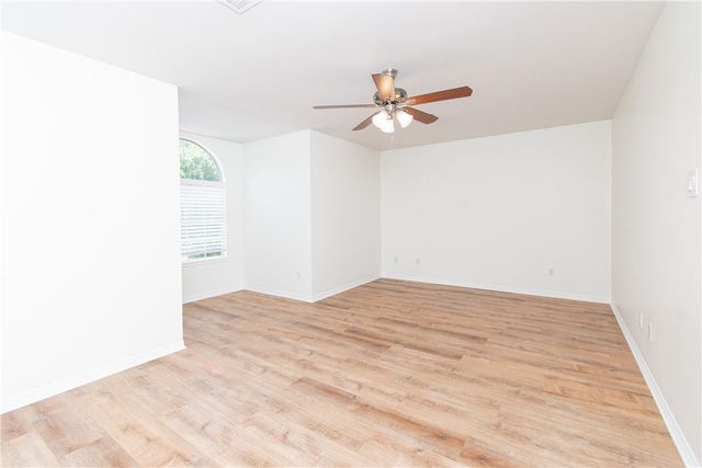 2421 Pin Oak Drive, Temple, TX 76502
