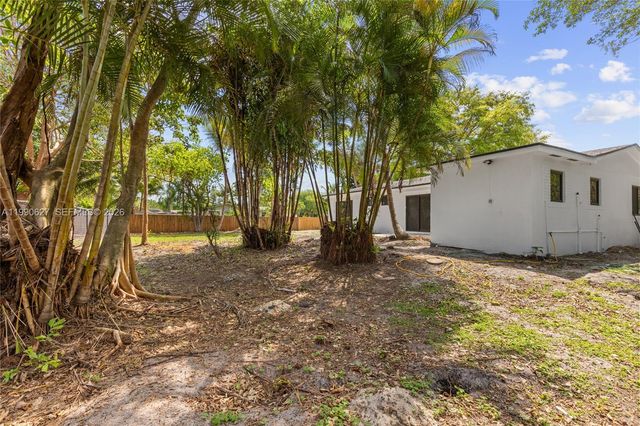 14171 SW 37th Ct, Davie, FL 33330