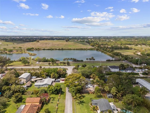 14171 SW 37th Ct, Davie, FL 33330