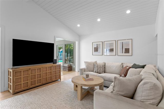 4512 W SAN RAFAEL STREET, Tampa, FL 33629