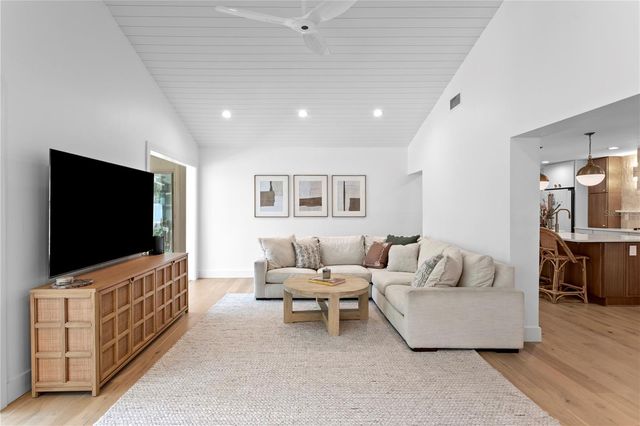 4512 W SAN RAFAEL STREET, Tampa, FL 33629