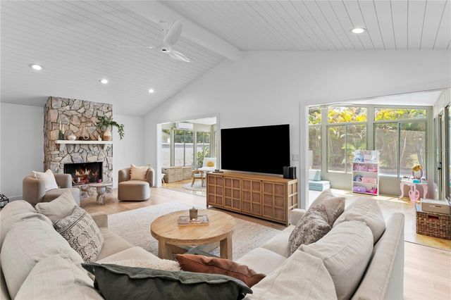 4512 W SAN RAFAEL STREET, Tampa, FL 33629