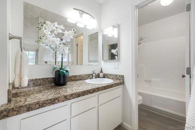 1415 17 Flag Ln, El Cajon, CA 92021