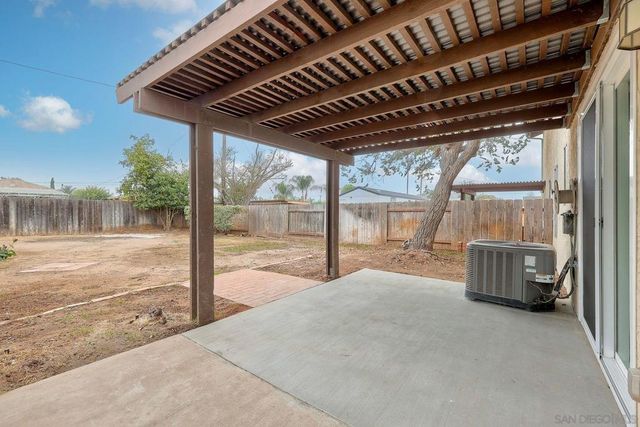 1415 17 Flag Ln, El Cajon, CA 92021