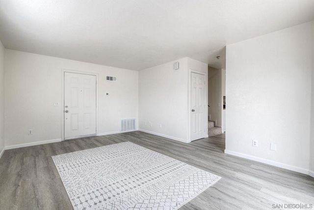 1415 17 Flag Ln, El Cajon, CA 92021