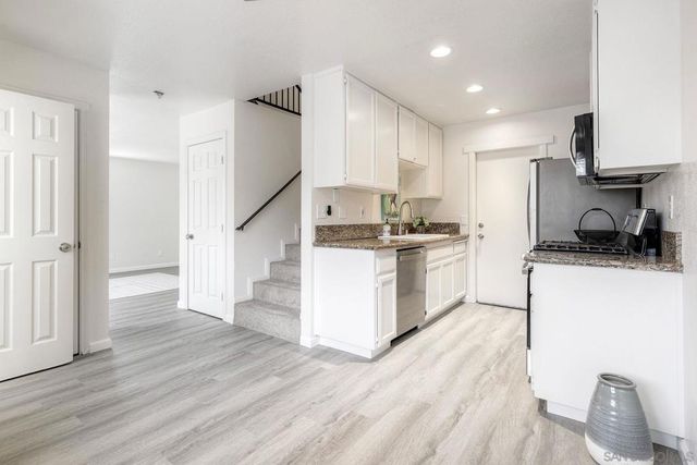 1415 17 Flag Ln, El Cajon, CA 92021