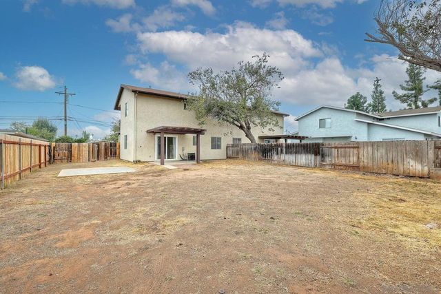 1415 17 Flag Ln, El Cajon, CA 92021