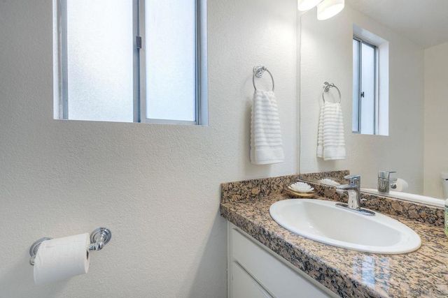 1415 17 Flag Ln, El Cajon, CA 92021