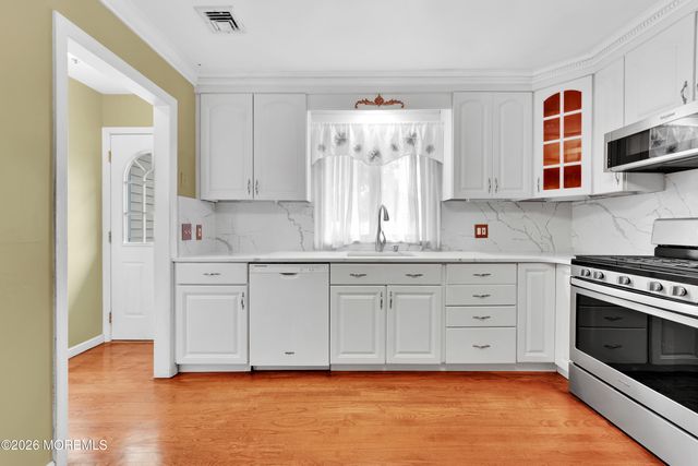 52 Silverwhite Road, Little Silver, NJ 07739