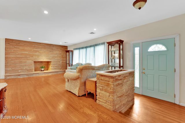 52 Silverwhite Road, Little Silver, NJ 07739