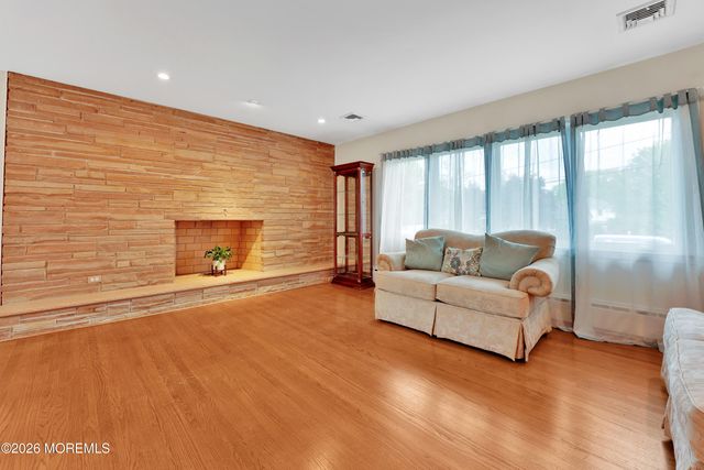 52 Silverwhite Road, Little Silver, NJ 07739