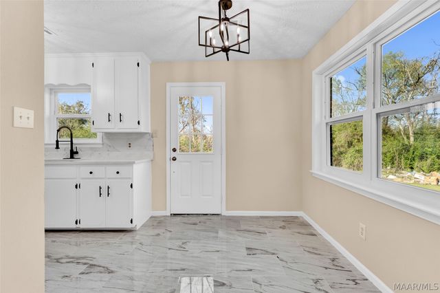 988 Sandy Ridge Road, Prattville, AL 36067
