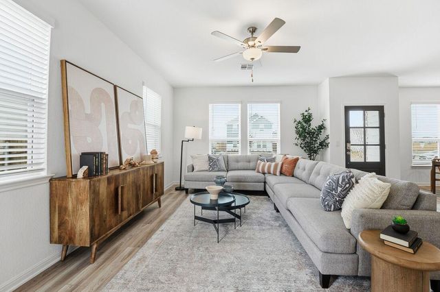 6009 Swedish Farms TER, Del Valle, TX 78617