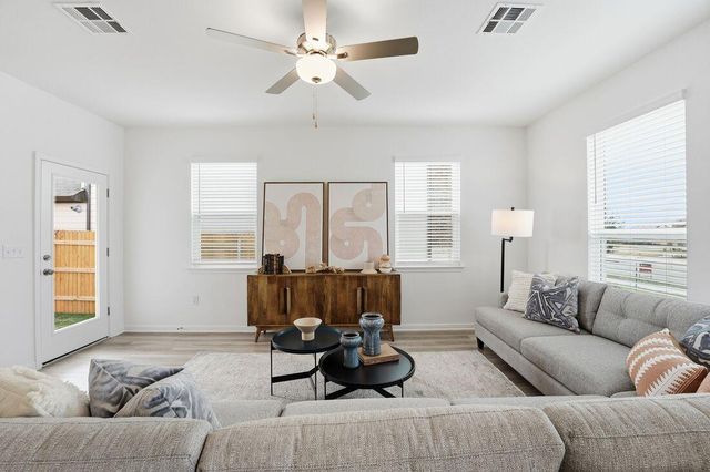 6009 Swedish Farms TER, Del Valle, TX 78617