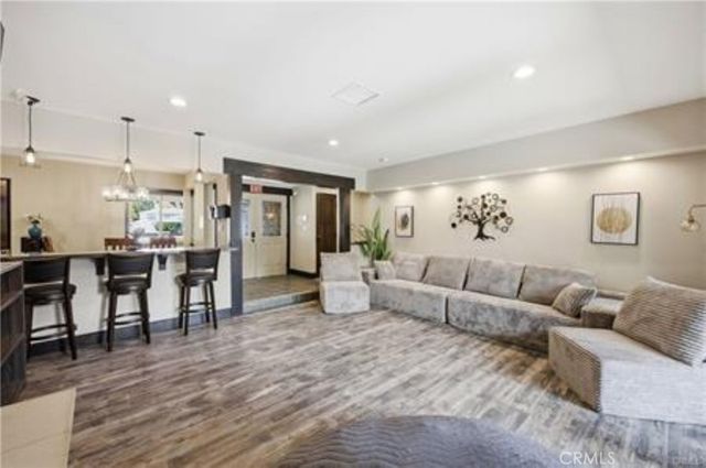 5237 Topanga Canyon, Woodland Hills, CA 91364