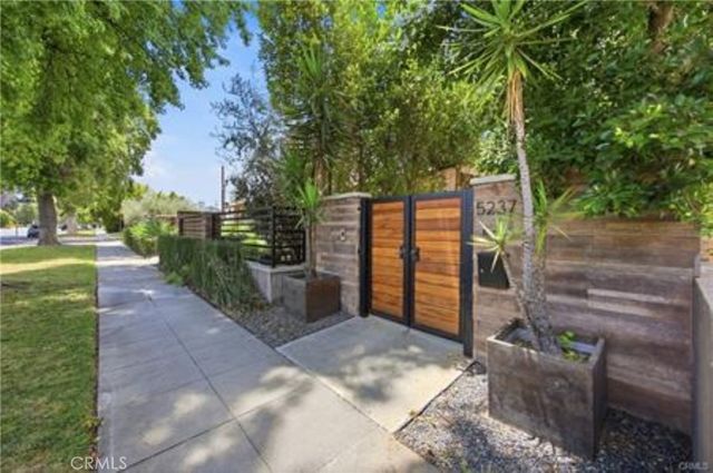 5237 Topanga Canyon, Woodland Hills, CA 91364