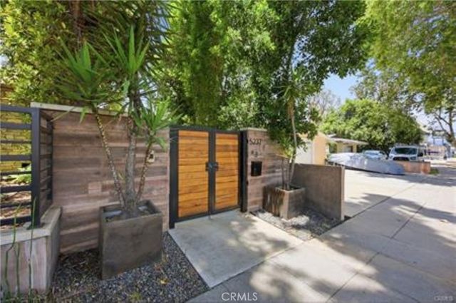 5237 Topanga Canyon, Woodland Hills, CA 91364