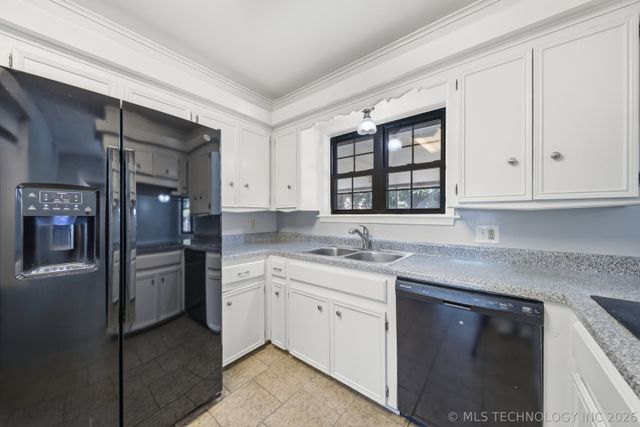 4670 S Oxford Avenue, Tulsa, OK 74135