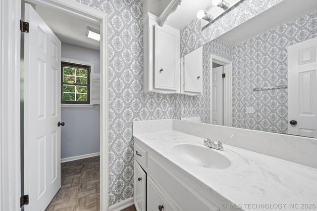 4670 S Oxford Avenue, Tulsa, OK 74135