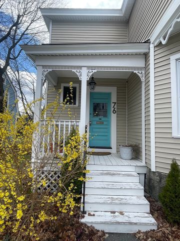 76 Beacon St, Lowell, MA 01850