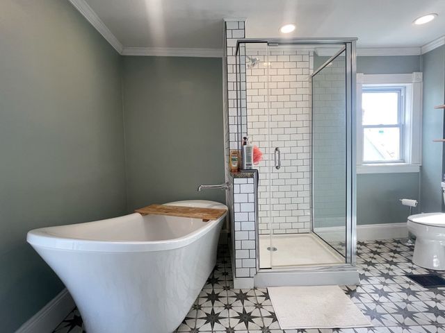 76 Beacon St, Lowell, MA 01850