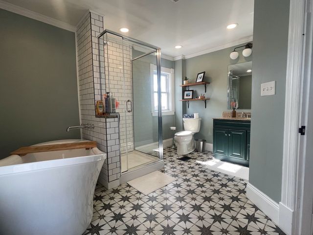 76 Beacon St, Lowell, MA 01850