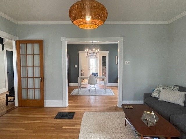 76 Beacon St, Lowell, MA 01850