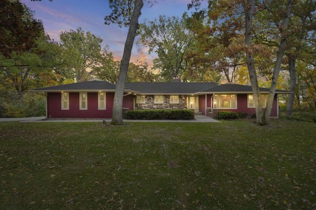 2945 Wyndwood Way, Sun Prairie, WI 53590