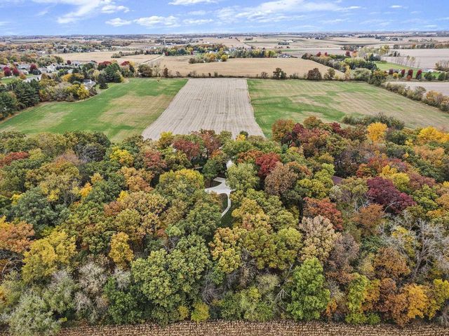 2945 Wyndwood Way, Sun Prairie, WI 53590