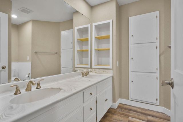 2945 Wyndwood Way, Sun Prairie, WI 53590