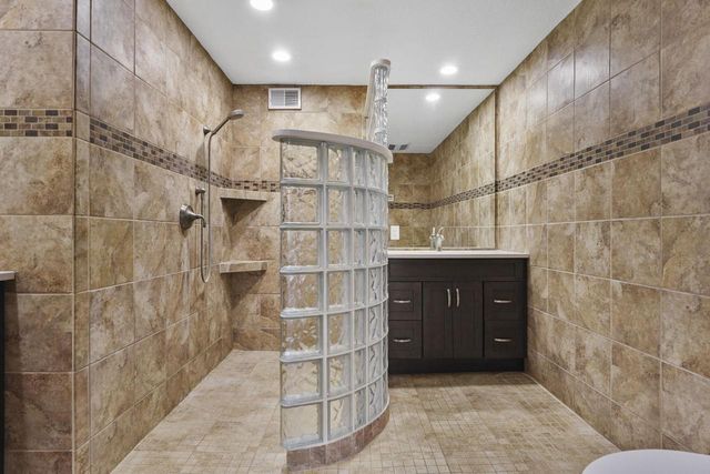 2945 Wyndwood Way, Sun Prairie, WI 53590