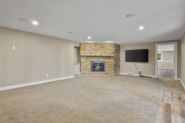 2945 Wyndwood Way, Sun Prairie, WI 53590