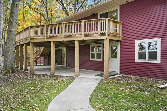 2945 Wyndwood Way, Sun Prairie, WI 53590