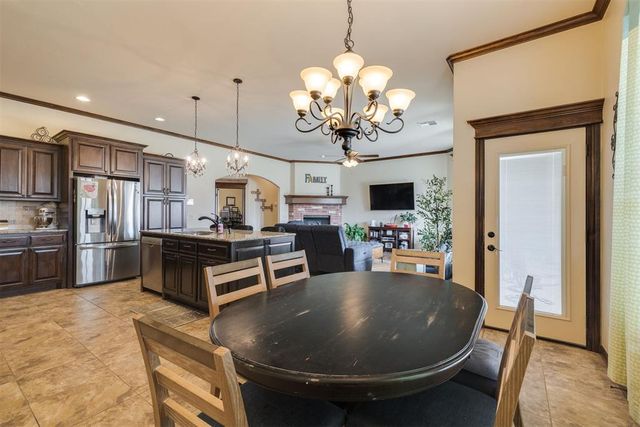 2816 Morgan Trace Road, Yukon, OK 73099