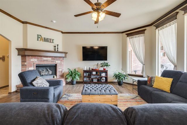 2816 Morgan Trace Road, Yukon, OK 73099