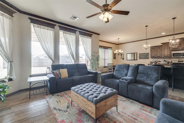 2816 Morgan Trace Road, Yukon, OK 73099