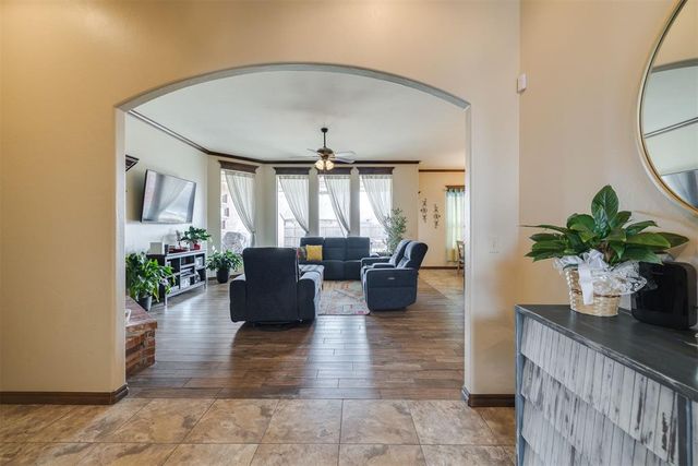 2816 Morgan Trace Road, Yukon, OK 73099