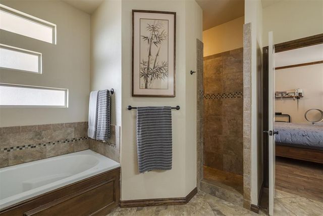 2816 Morgan Trace Road, Yukon, OK 73099