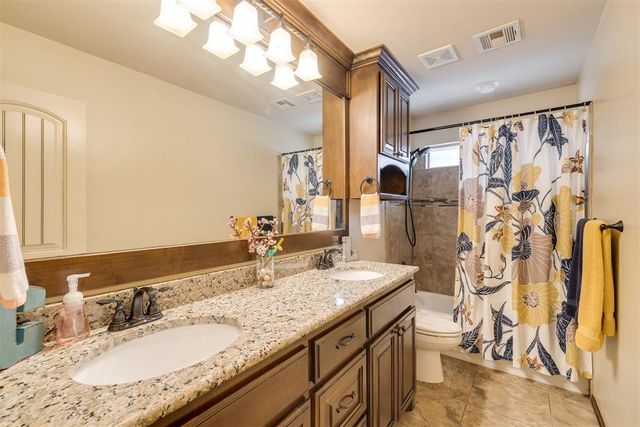 2816 Morgan Trace Road, Yukon, OK 73099