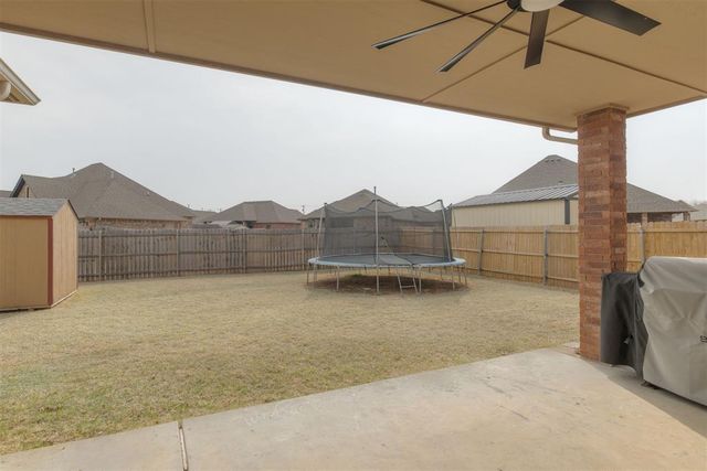 2816 Morgan Trace Road, Yukon, OK 73099