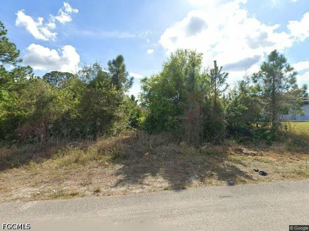 3709 7th ST SW, Lehigh Acres, FL 33976