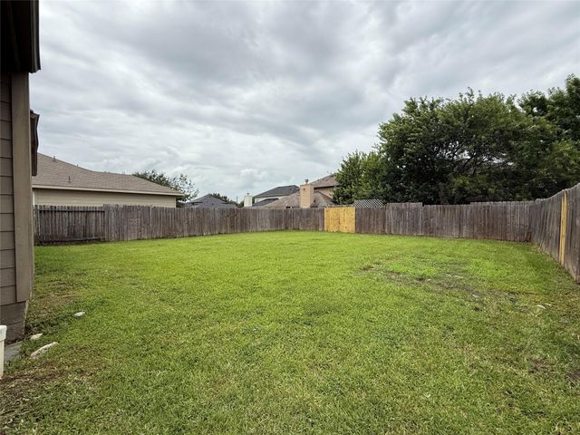 2325 Shady Tree Lane, Conroe, TX 77301