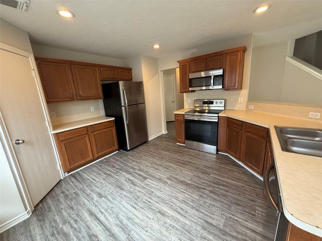 2325 Shady Tree Lane, Conroe, TX 77301